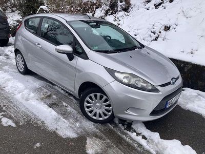 Gebraucht Ford Fiesta 82 PS (60 kW) 2009 Silber Kleinwagen