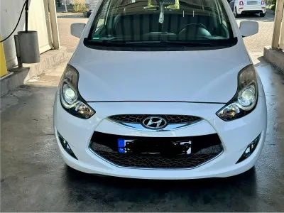 Gebraucht Hyundai ix20 125 PS (91 kW) 2012 Weiß Kleinwagen