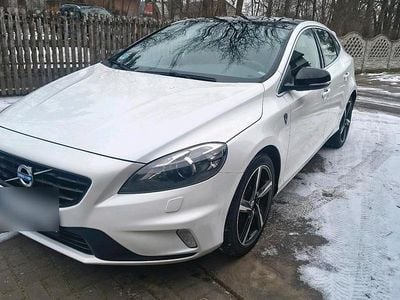 Gebraucht Volvo V40 R-Design 190 PS (139 kW) 2015 Weiß Limousine