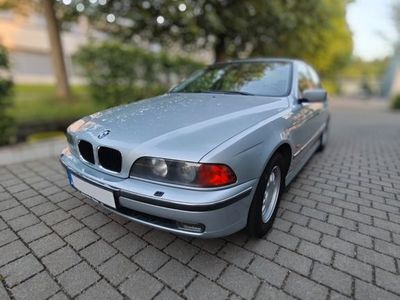 BMW 523