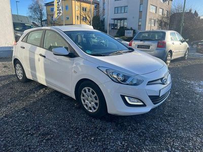 Gebraucht Hyundai i30 Classic 99 PS (72 kW) 2014 Weiß Limousine