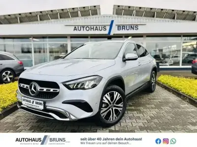 Usata Mercedes GLA200 Advanced 177 CV (130 kW) 2024 Argento SUV