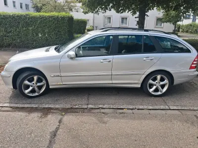 Gebraucht Mercedes 220 145 PS (106 kW) 2007 Andere farben Kombi