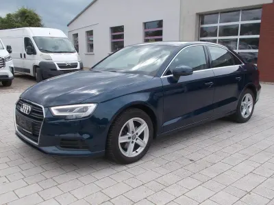 Gebraucht Audi A3 Basis 150 PS (110 kW) 2017 Blau Limousine