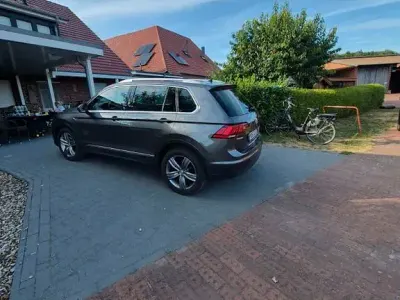 Gebraucht VW Tiguan Sound 190 PS (139 kW) 2017 Grau SUV