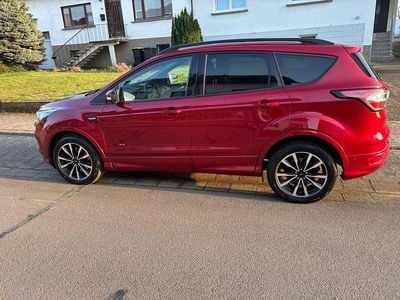 Gebraucht Ford Kuga ST-Line 179 PS (131 kW) 2018 Rot SUV