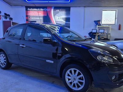 Second-hand Renault Clio II 75 CP (55 kW) 2007 Negru Hatchback