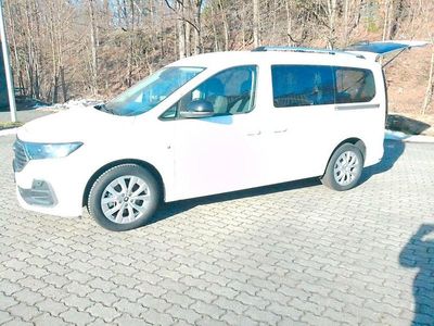 Neu Ford Grand Tourneo Connect Titanium 116 PS (85 kW) 2025 Weiß Van / Kleinbus