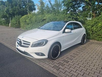 Weiß Gebraucht 2014 Mercedes A180 Style Limousine | 10.990 € (Guter Preis)