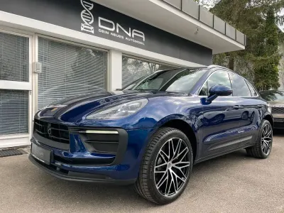 Gebraucht Porsche Macan 265 PS (194 kW) 2022 Blau metallic SUV