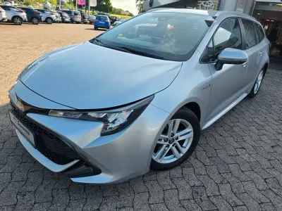 Gebraucht Toyota Corolla Basis 122 PS (89 kW) 2019 Platinsilber metallic Limousine