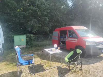 Gebraucht VW T5 105 PS (77 kW) 2004 Rot Van
