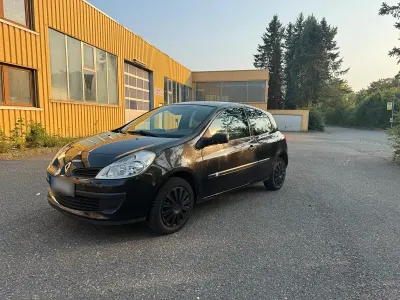 Gebraucht Renault Clio 88 PS (64 kW) 2006 Schwarz Kleinwagen