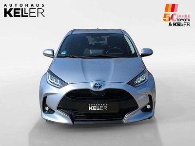 Gebraucht Toyota Yaris Hybrid Team 116 PS (85 kW) 2022 Silver metallic Limousine