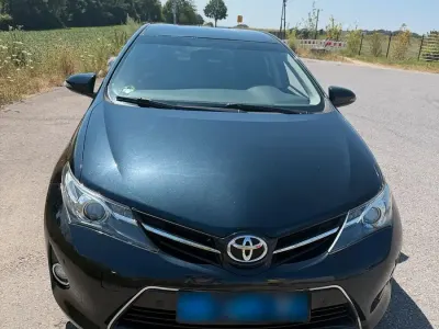 Gebraucht Toyota Auris 99 PS (72 kW) 2015 Blau Limousine