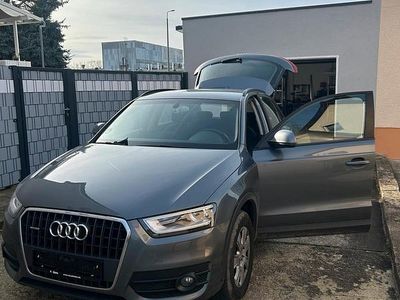 Grau Gebraucht 2013 Audi Q3 SUV | 14.199 € (Guter Preis)