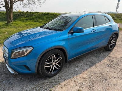 Gebraucht Mercedes GLA250 211 PS (155 kW) 2015 Blau SUV