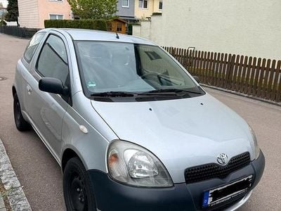 Usata Toyota Yaris 2001 Grigio Utilitaria