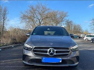 Gebraucht Mercedes B250 224 PS (164 kW) 2019 Grau Van / Kleinbus