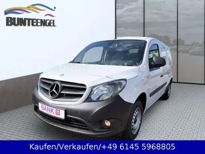 Używany Mercedes Citan 109 95 KM (69 kW) 2022 Biały Minivan