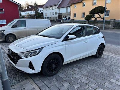 Gebraucht Hyundai i20 Intro Edition 101 PS (74 kW) 2021 Weiß Kleinwagen