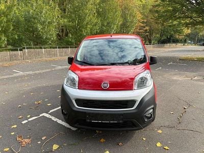 Gebraucht Fiat Fiorino 95 PS (69 kW) 2020 Rot Van / Kleinbus