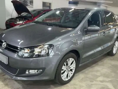 Gebraucht VW Polo Life 90 PS (66 kW) 2013 Grau Kleinwagen