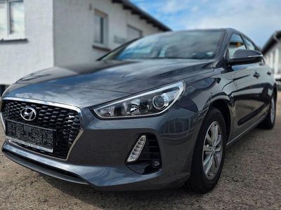 Gebraucht Hyundai i30 Trend 120 PS (88 kW) 2017 Grau Limousine