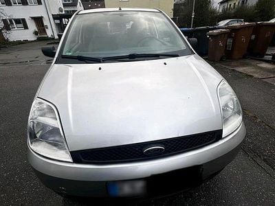 Usata Ford Fiesta 60 CV (44 kW) 2004 Grigio Utilitaria