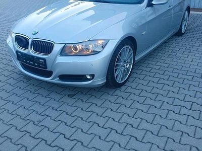 Silber Gebraucht 2011 BMW 330 Kombi | 10.600 € (Guter Preis)