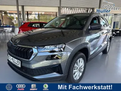 Neu Skoda Karoq Selection 150 PS (110 kW) 2026 Grau SUV