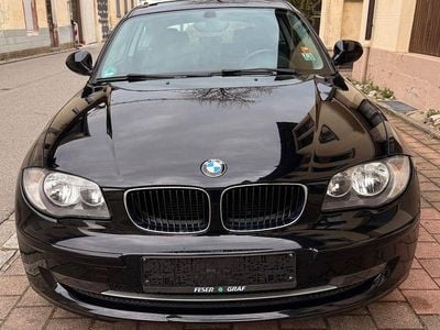 Gebraucht BMW 116 122 PS (89 kW) 2010 Schwarz Kleinwagen