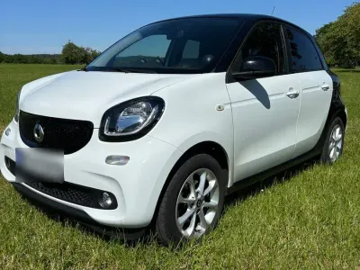 Używany Smart ForFour Prime 90 KM (66 kW) 2018 Biały Hatchback