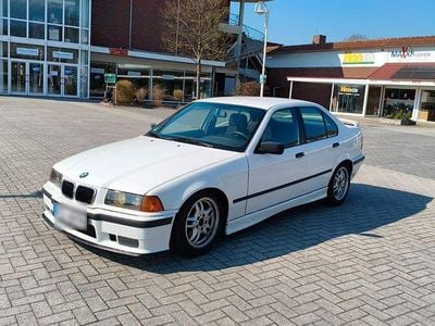 Gebraucht BMW 318 Performance 116 PS (85 kW) 1993 Weiß Limousine