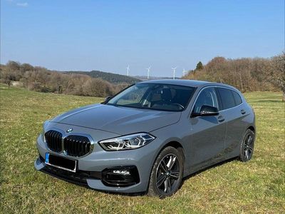 Gebraucht BMW 118 Sport Line 140 PS (102 kW) 2020 Grau Kleinwagen