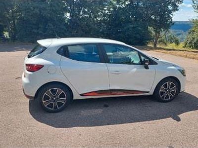 Gebraucht Renault Clio IV Collection 75 PS (55 kW) 2013 Weiß Kleinwagen