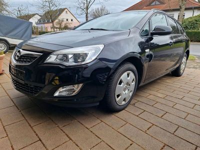 gebraucht Opel Astra Sportstourer