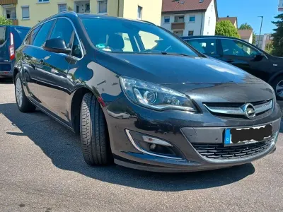 Gebraucht Opel Astra Exklusiv 170 PS (125 kW) 2014 Schwarz Kombi