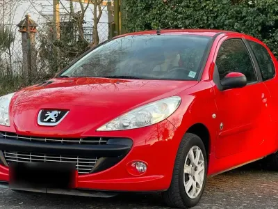 Gebraucht Peugeot 206+ 60 PS (44 kW) 2012 Rot Kleinwagen