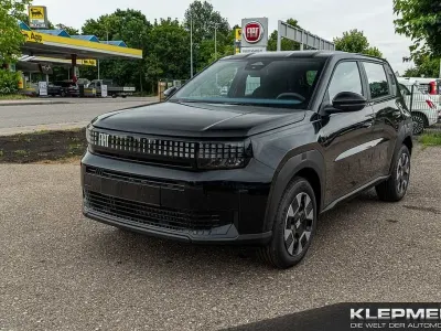 Neu Fiat Grande Panda Icon 101 PS (74 kW) 2026 Cinema schwarz Kleinwagen