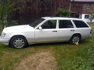 Usata Mercedes E250 116 CV (85 kW) 1994 Bianco Berlina