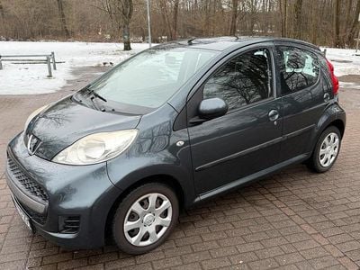 Gebraucht Peugeot 107 68 PS (50 kW) 2009 Grau Kleinwagen