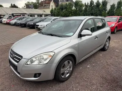 Gebraucht Kia Ceed LX 109 PS (80 kW) 2007 Silber Kleinwagen