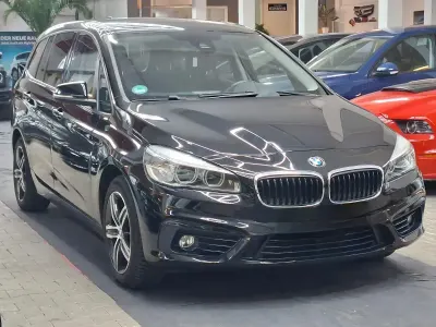 Gebraucht BMW 218 Gran Tourer Sport Line 136 PS (100 kW) 2016 Schwarz Van / Kleinbus
