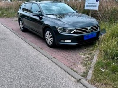 Gebraucht VW Passat 150 PS (110 kW) 2019 Grau Kombi