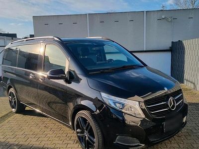 Schwarz Gebraucht 2016 Mercedes V250 Edition Van / Kleinbus | 36.500 € (Fairer Preis)