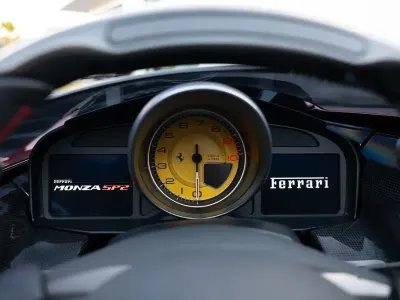 Gebraucht Ferrari Monza 810 PS (595 kW) 2020 Rot Cabrio
