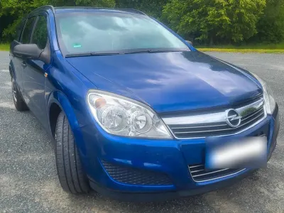 Gebraucht Opel Astra 90 PS (66 kW) 2009 Blau Kombi