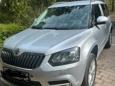 Second-hand Skoda Yeti 92 CP (67 kW) 2017 Argintiu SUV