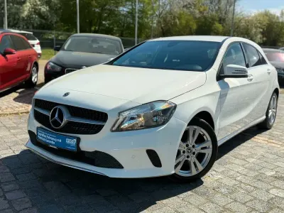 Gebraucht Mercedes A180 Urban 122 PS (89 kW) 2017 Weiß Limousine
